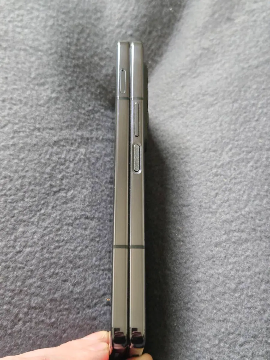 Samsung Fold 4 512GB Refurbished Dual Sim inc Case - Image 3