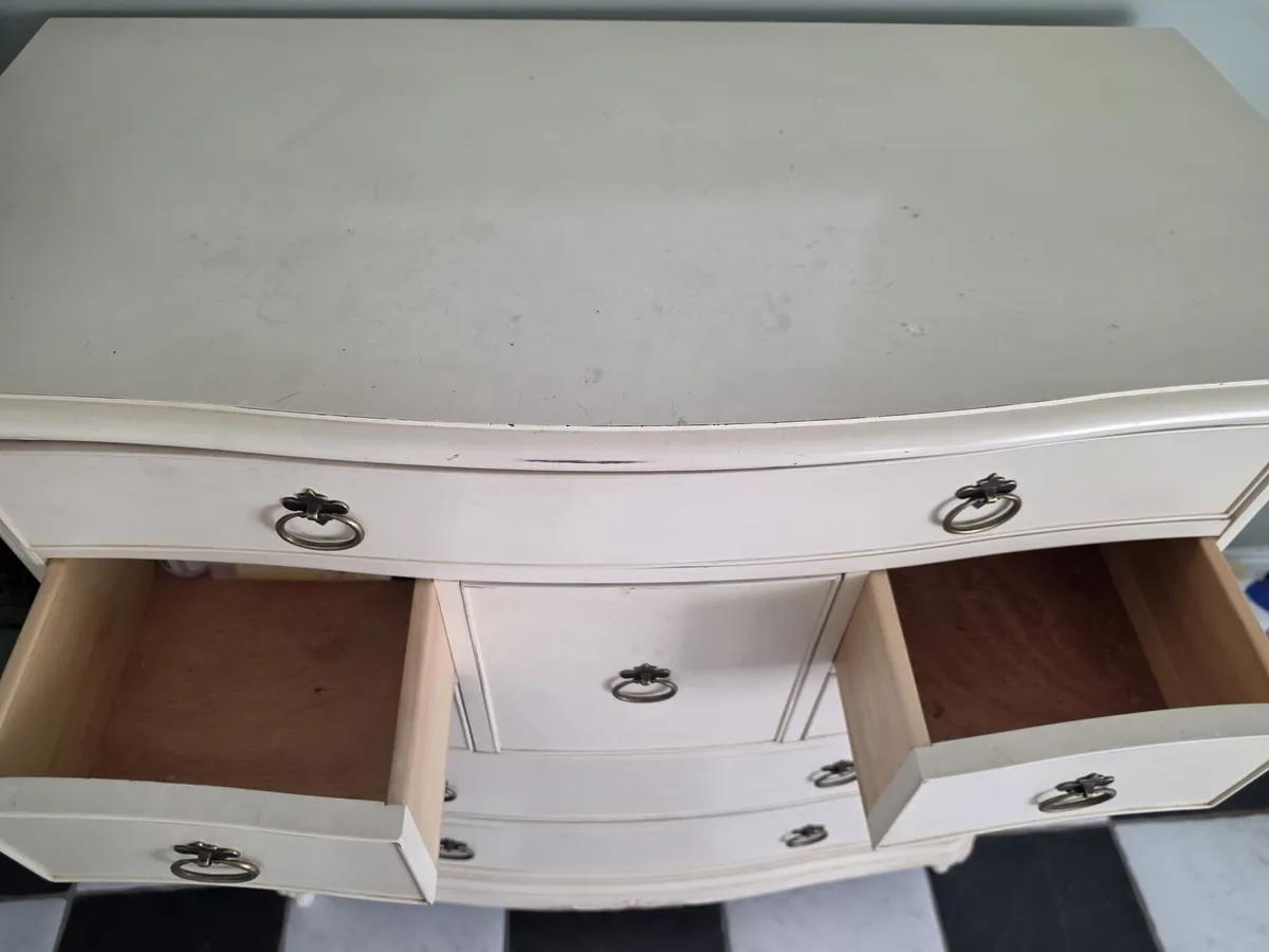 French style wood chest - Image 3