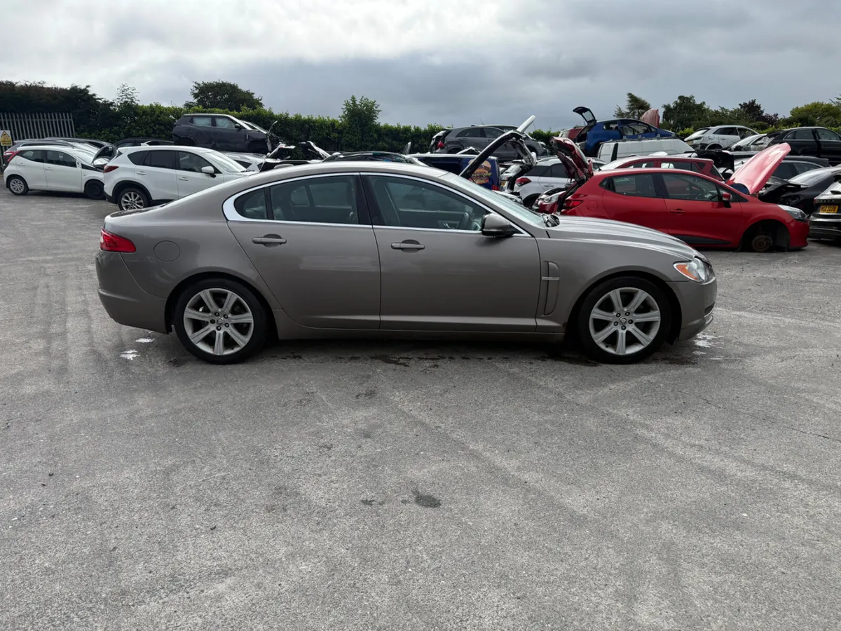 2011 Jaguar XF 3.0 V6 Auto Luxury - Image 3
