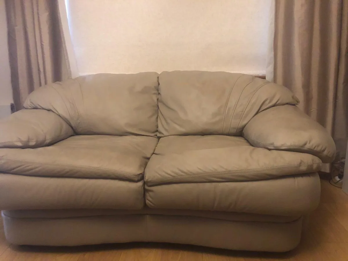 2 seater and single leather couches - Image 1