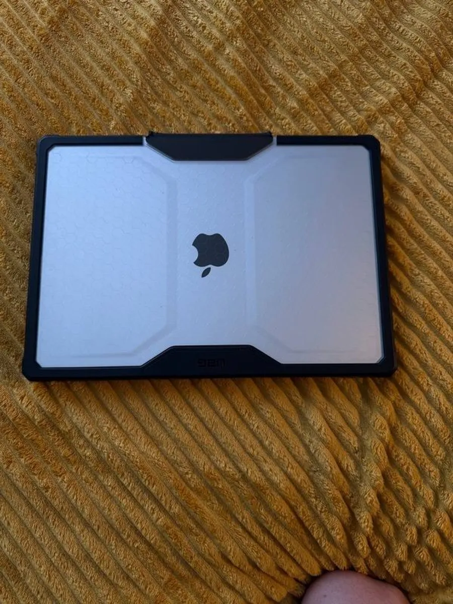 MacBook Pro - Image 2