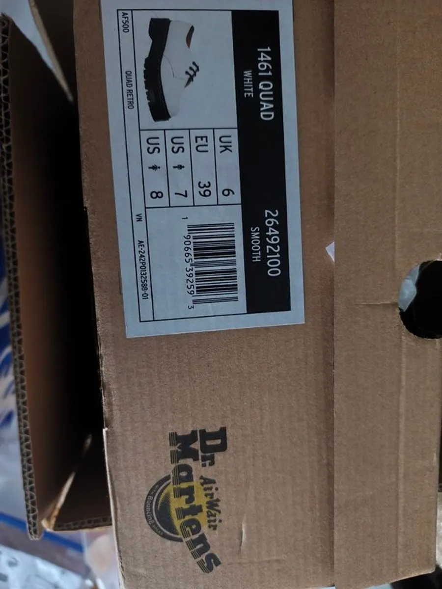Dr Martens shoe - Image 3