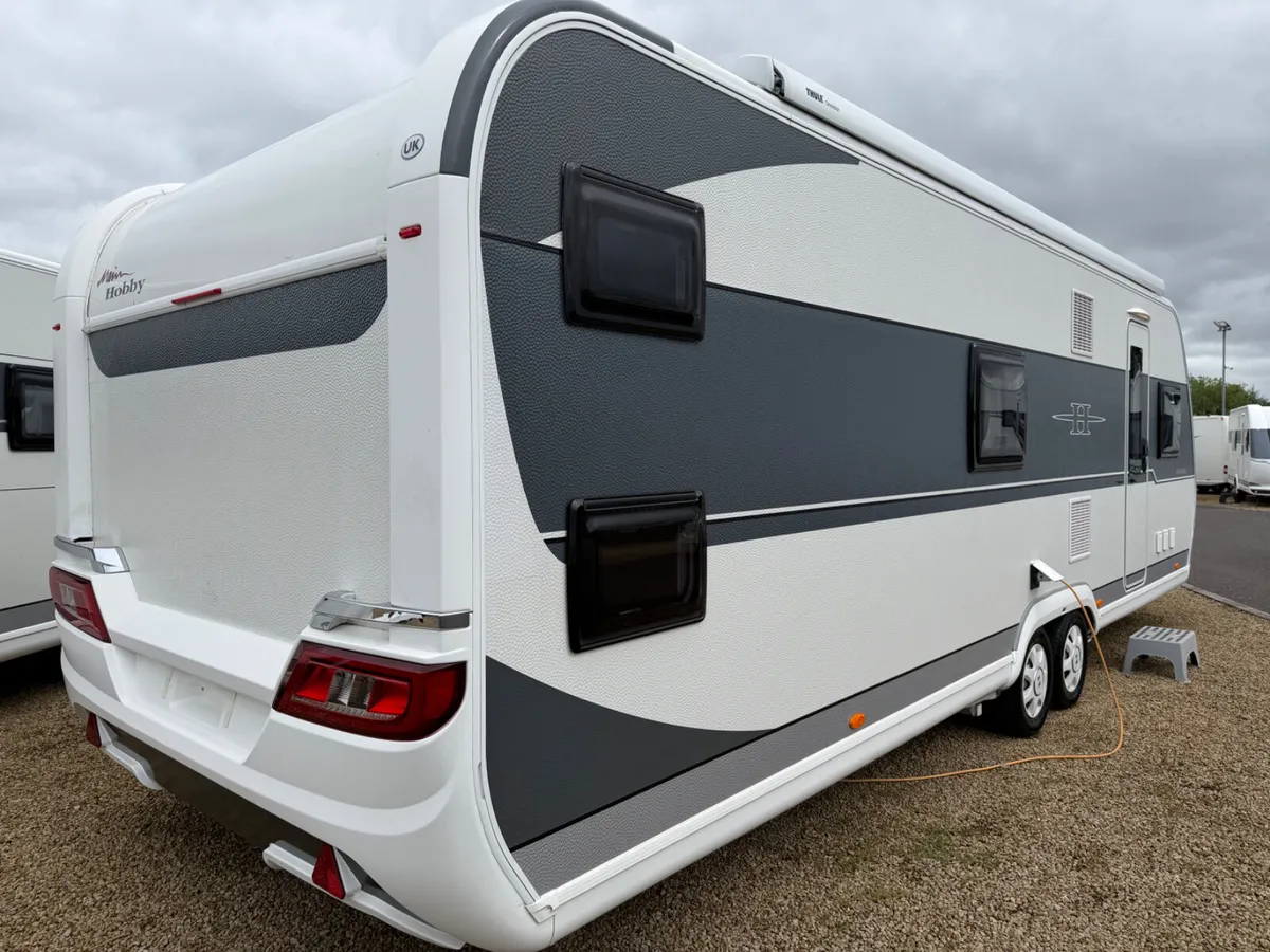 2021 HOBBY 720 KWFU 6/7/8 BERTH LUX CARAVAN!! - Image 2