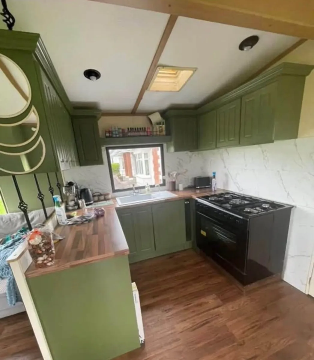 Mobile home - Image 1