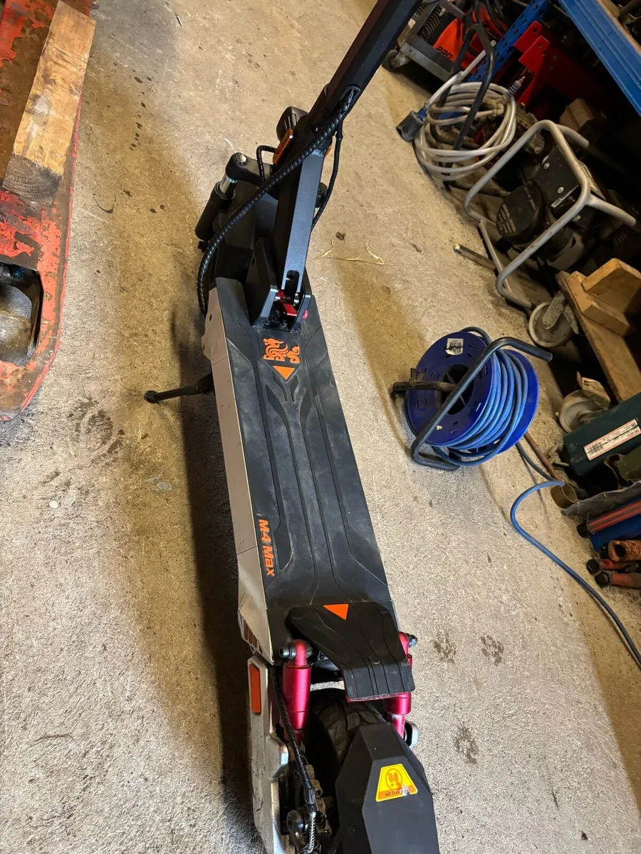 Kukurin m4 max electric scooter - Image 2