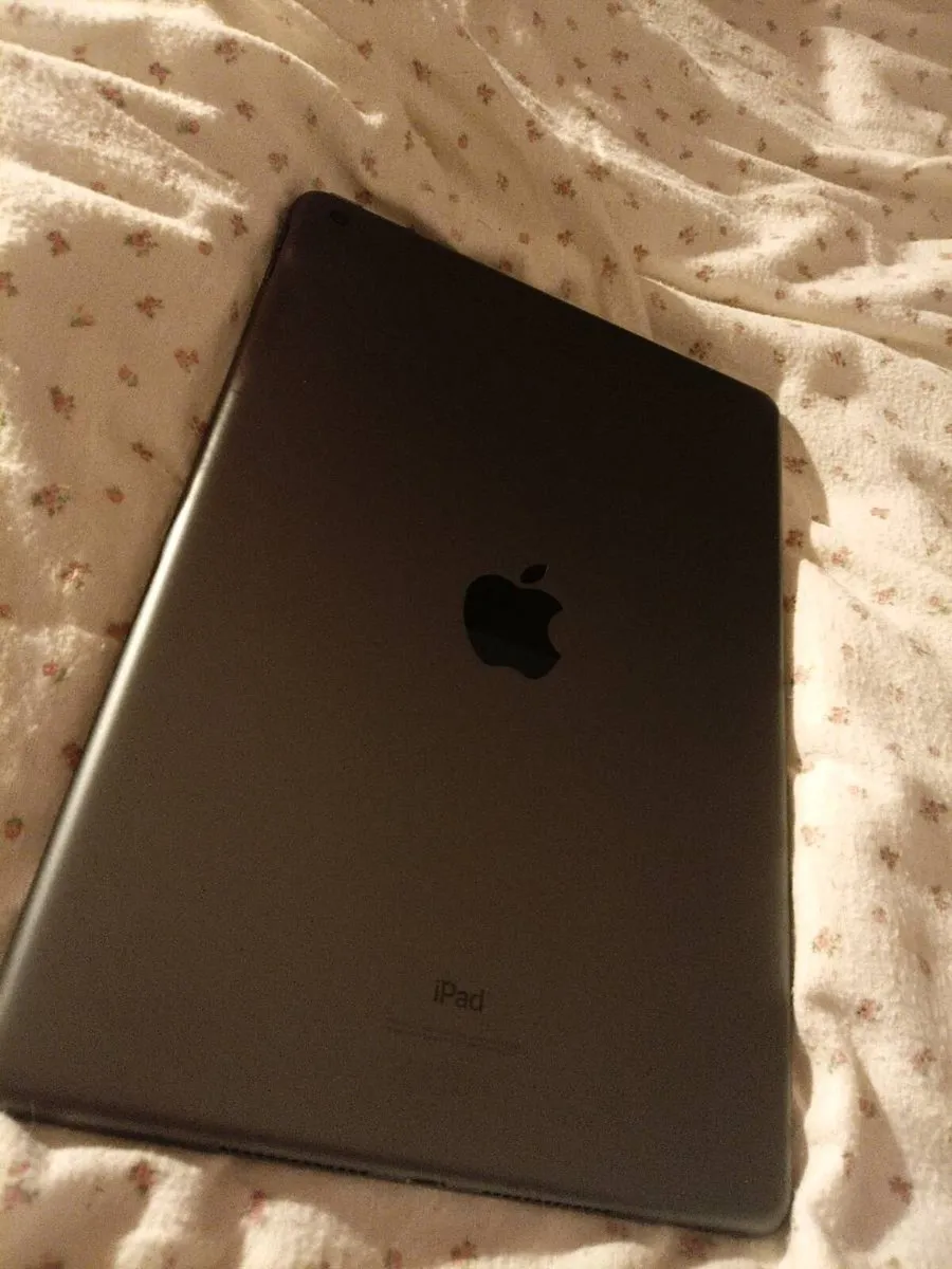 Ipad - Image 1