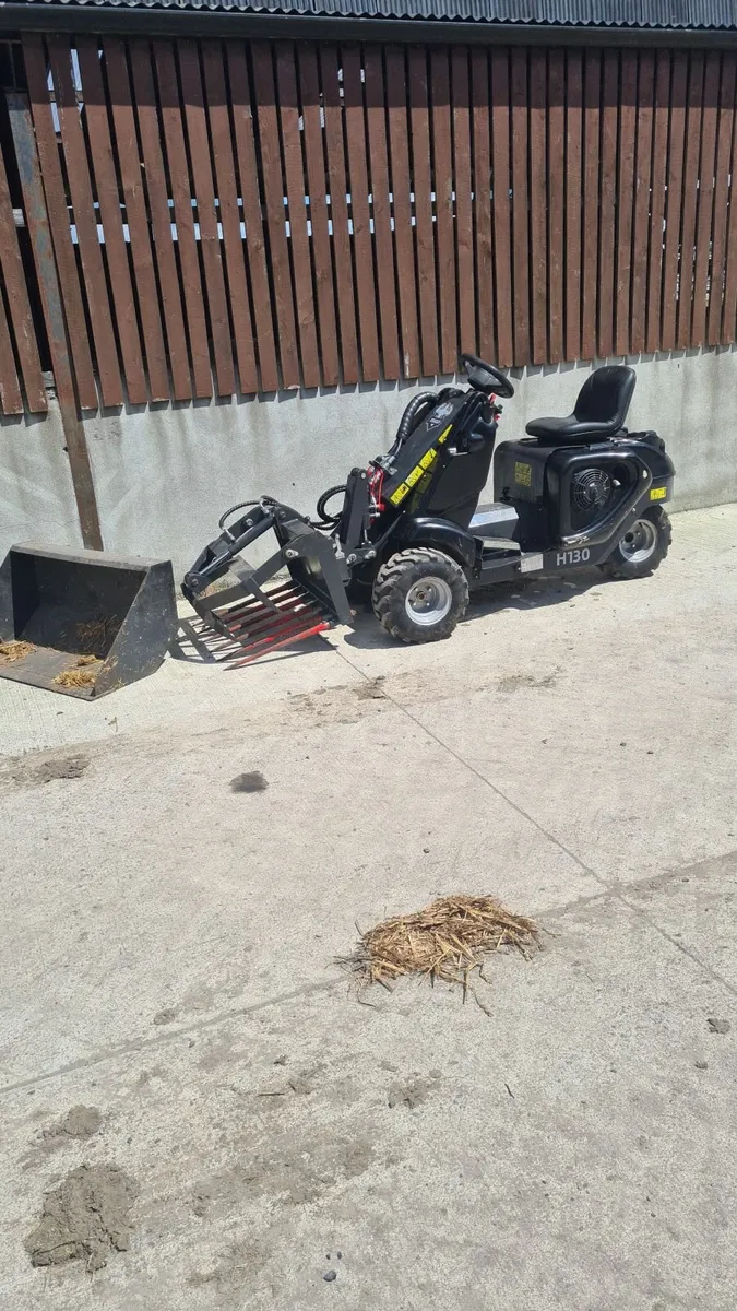 Small loader - Image 3