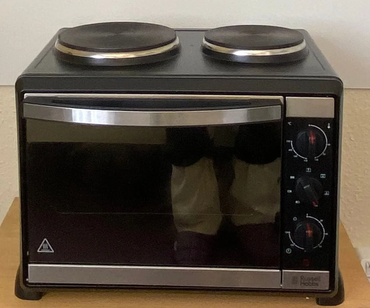 Russell Hobbs Mini Oven with Hotplates - Image 1