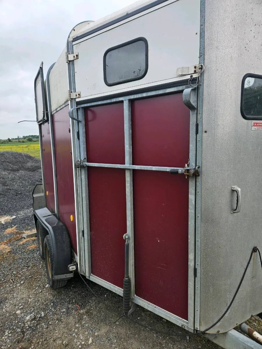 Horse box 505 - Image 2
