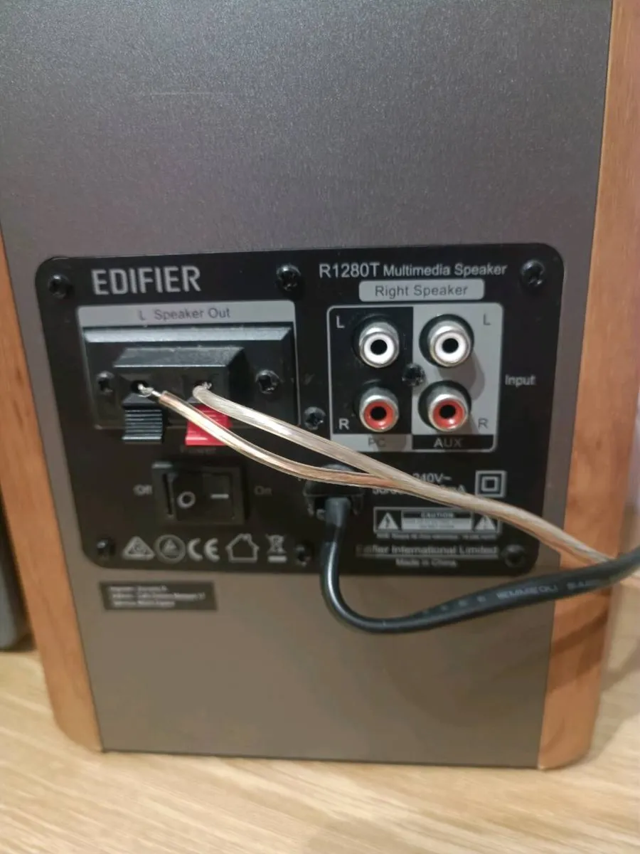Edifier R1280T Powered Bookshelf Speakers - Image 3