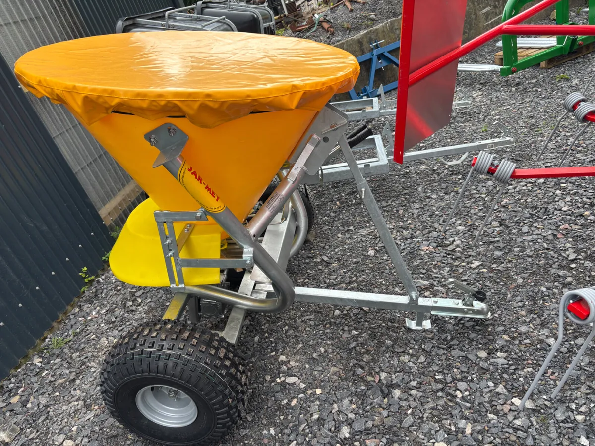 Fertiliser spreader - Image 2