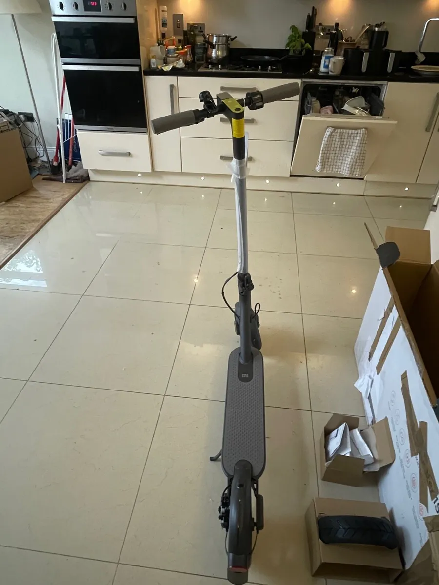 Mi Xiaomi Scooter 1S Never used - Image 2