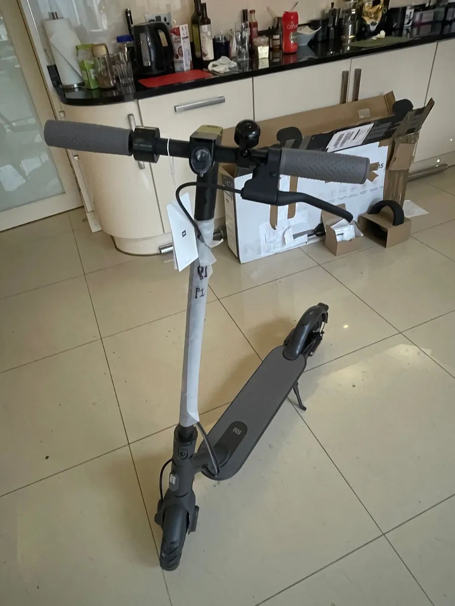 Mi Xiaomi Scooter 1S Never used - Image 3