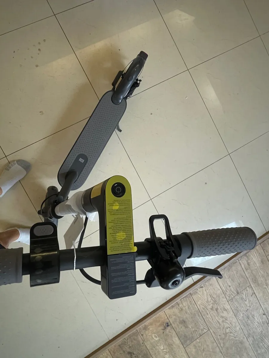 Mi Xiaomi Scooter 1S Never used - Image 4