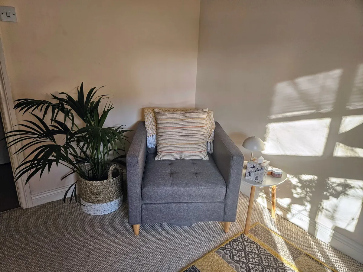 Counselling/psychotherapy room to rent - Image 1