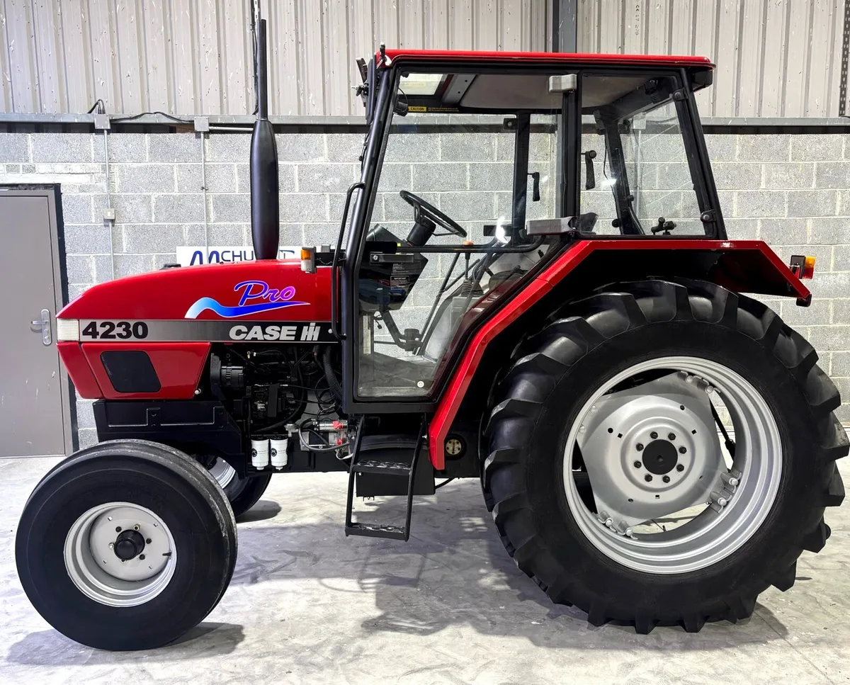 CASE 4230, 2wd ***Low Profile Cab*** - Image 2