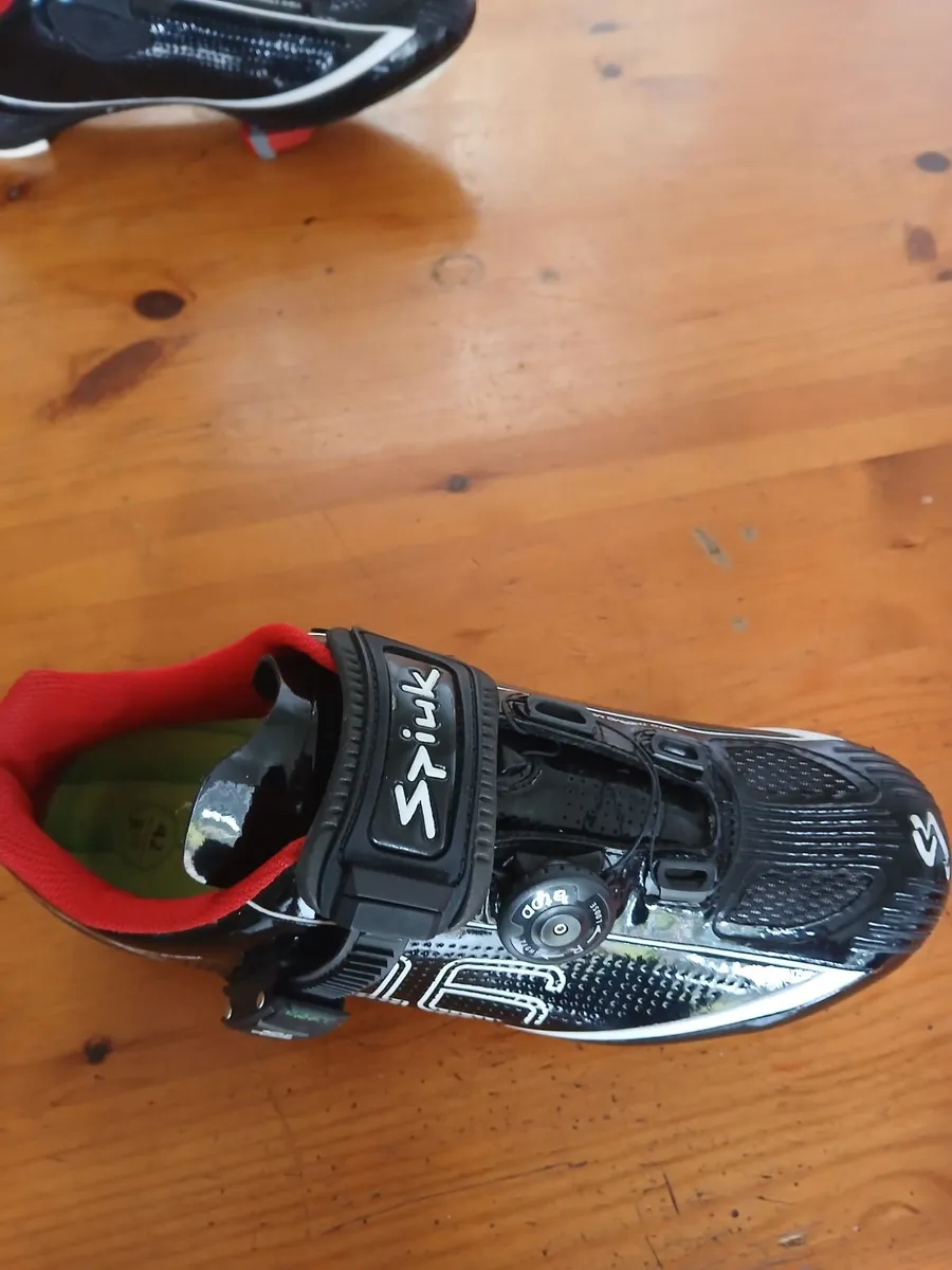 Cycling Helmet and Cycling Shoes - Image 3