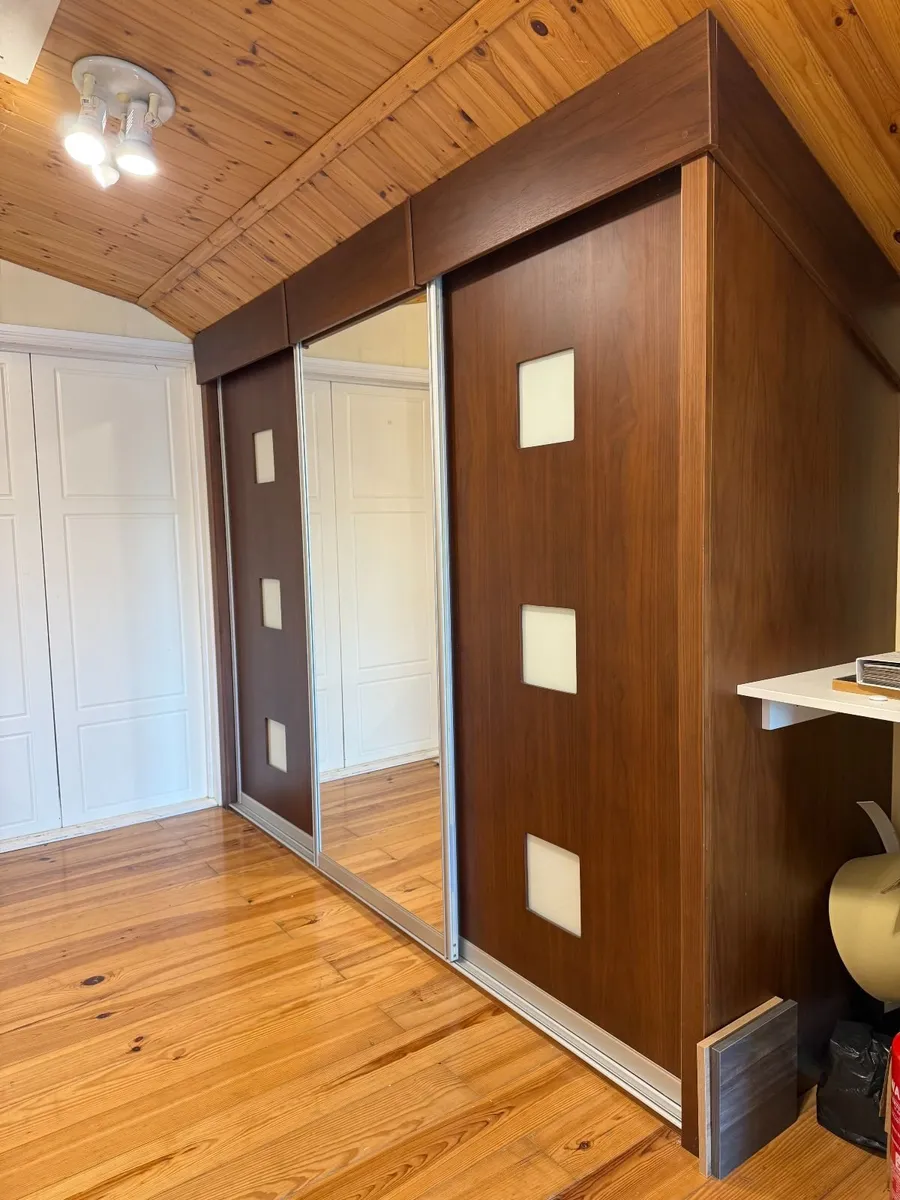 3 Door Sliding Wardrobe - Showroom Display -  €400 - Image 2