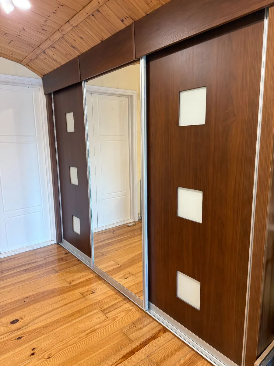 3 Door Sliding Wardrobe - Showroom Display -  €400 - Image 3
