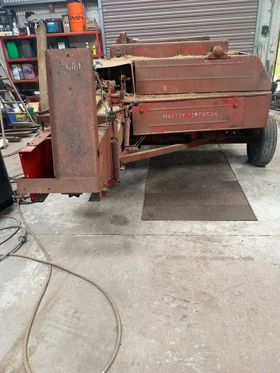 Massey Ferguson 20 square baler - Image 3
