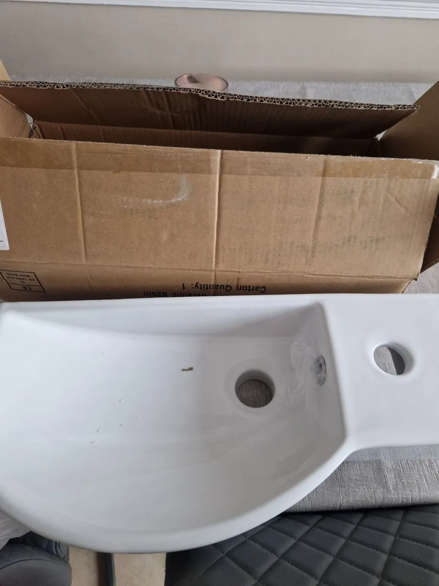 Mini basin 2 door vanoty unit complete with basin - Image 2