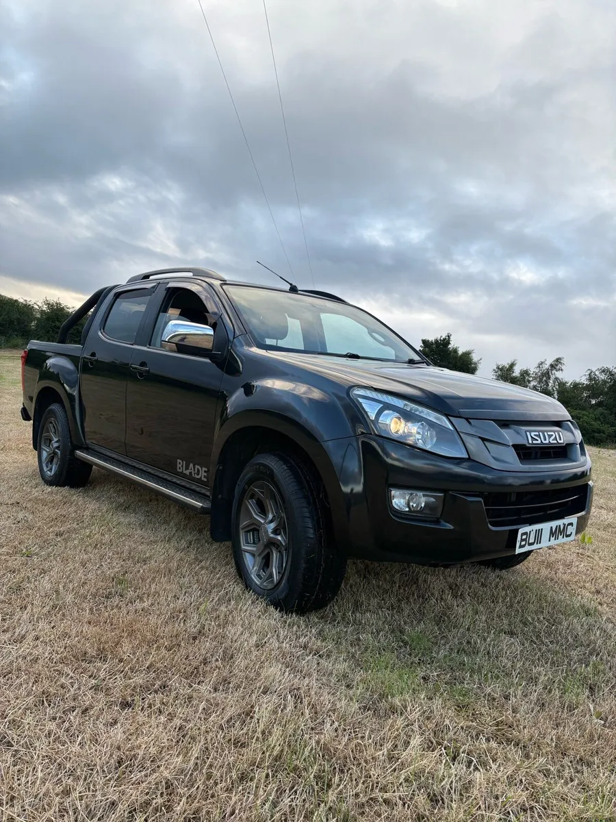 2014 Isuzu D-Max Blade No VAT - Image 3