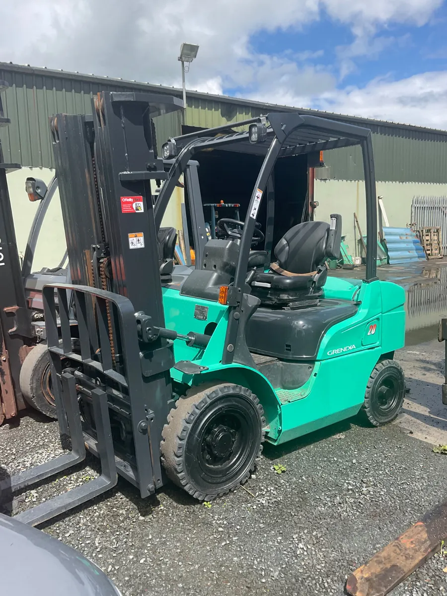 FORKLIFT - Image 1