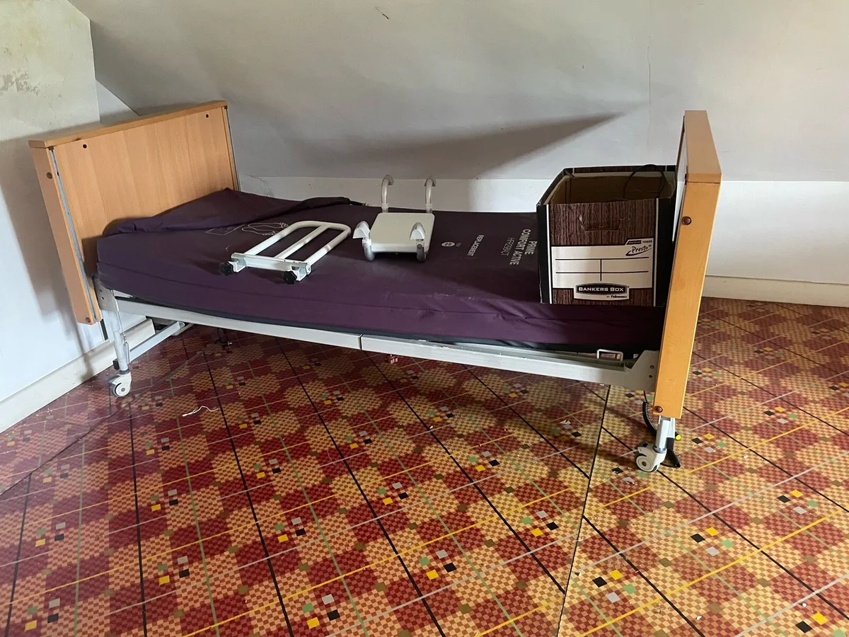Hospital bed, electric,  reciprocating