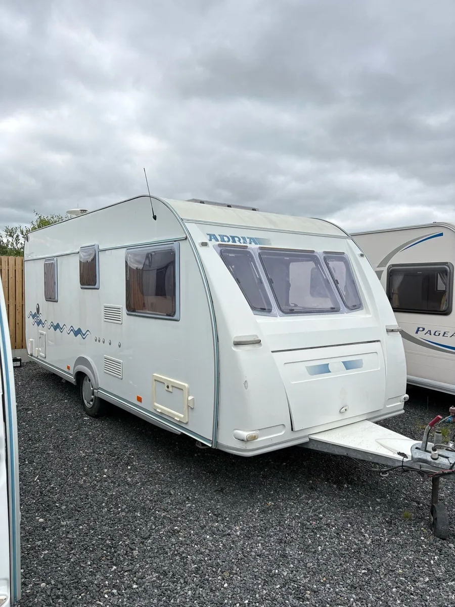 Adria Adora 6 Berth Fixed Bunkbed Caravan - Image 2
