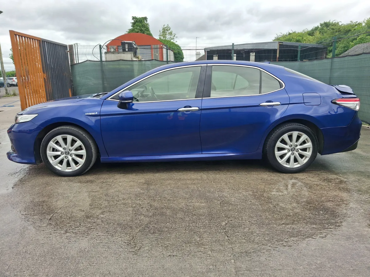 202 Toyota Camry  Hybrid  Automatic..Drive away - Image 3