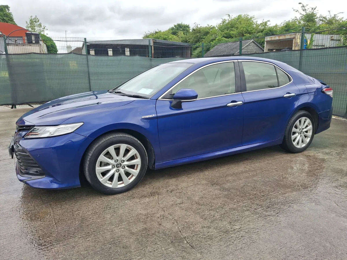 202 Toyota Camry  Hybrid  Automatic..Drive away - Image 4