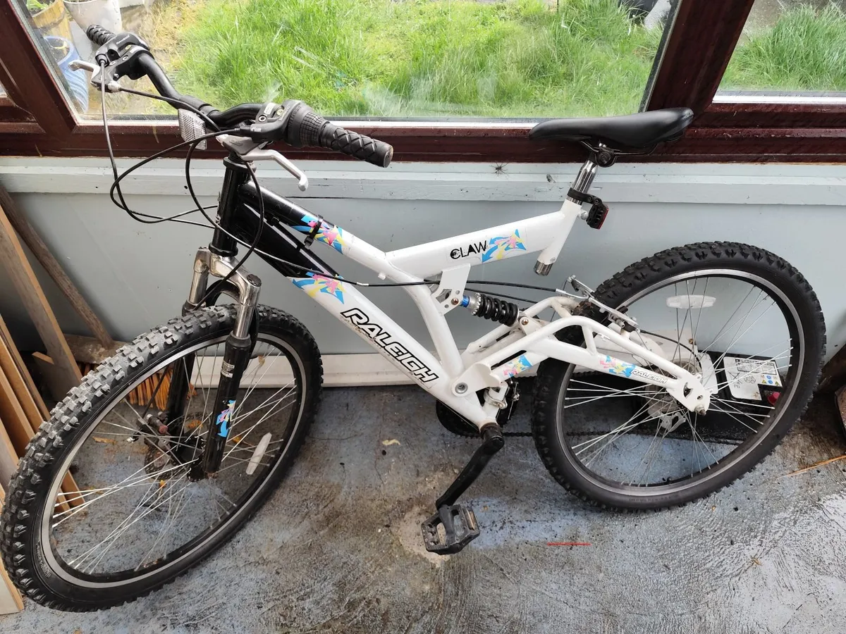 2 adult bikes - Image 2