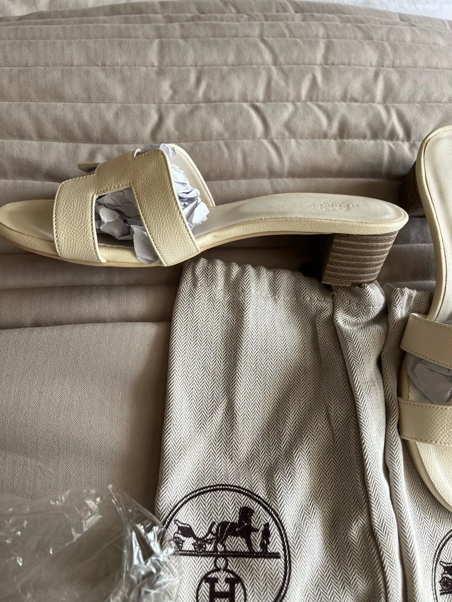H sandals/sliders - Image 2