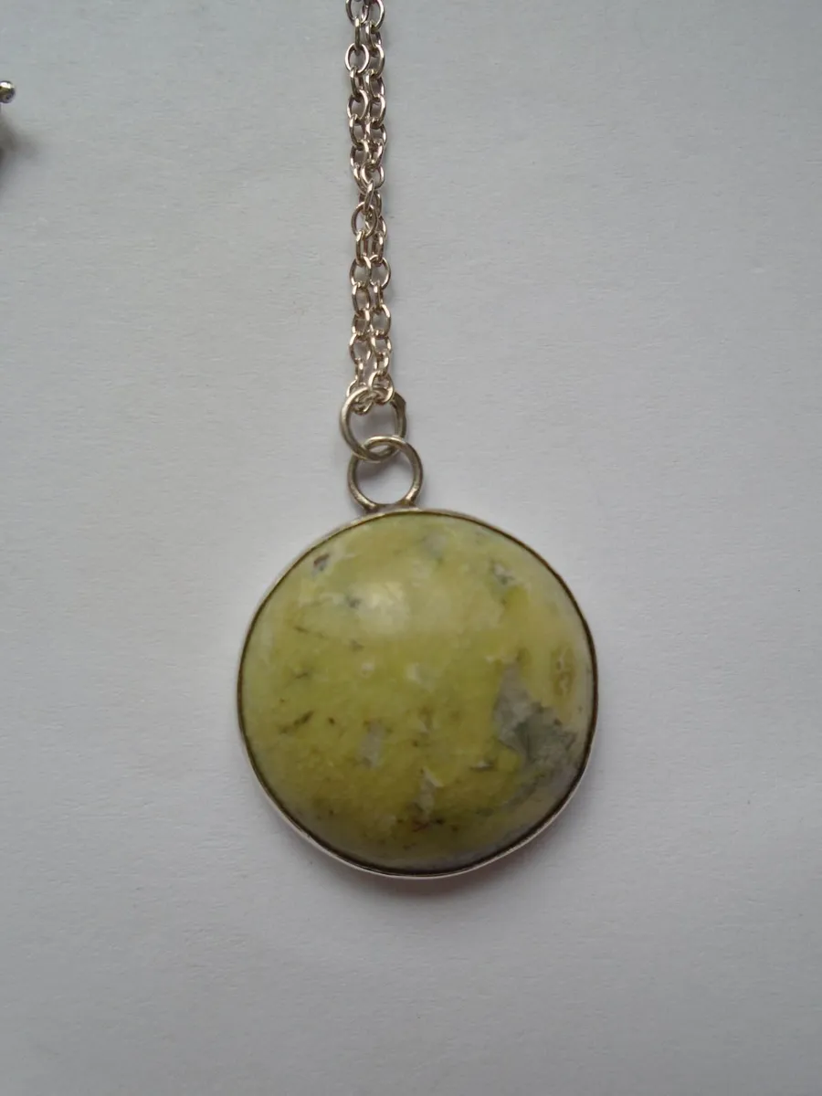 Connemara marble pendant, Jewellery, Silver - Image 1