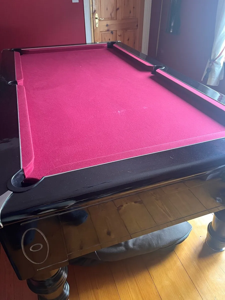 Manhattan Black Wood Burgundy Cloth Pool Table - Image 3