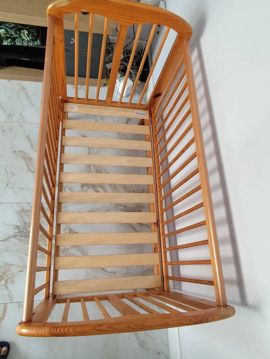 Baby cot - Image 2
