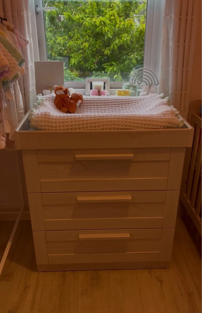 Mamas & Papas Changing Table/ Chest of Drawers - Image 1