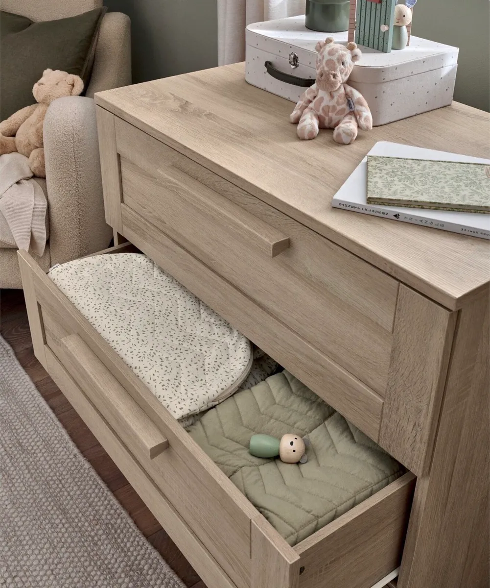 Mamas & Papas Changing Table/ Chest of Drawers - Image 3