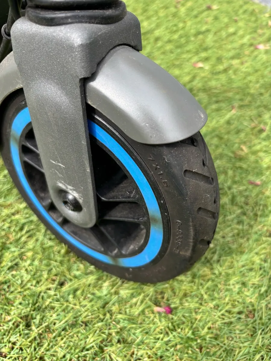 Ninebot ekick scooter Zing E10 - Image 2