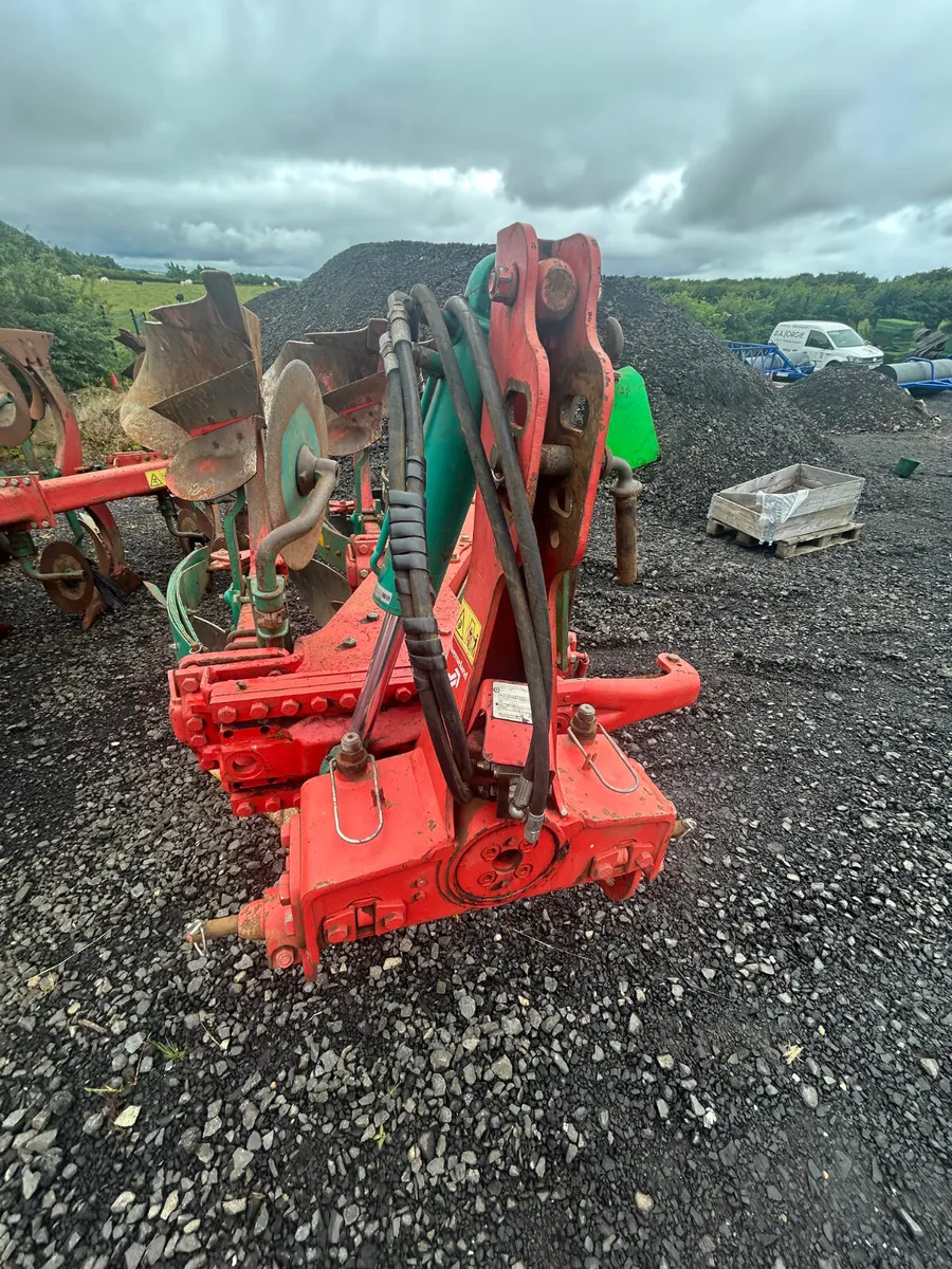 Kverneland EM85 Plough - Image 2