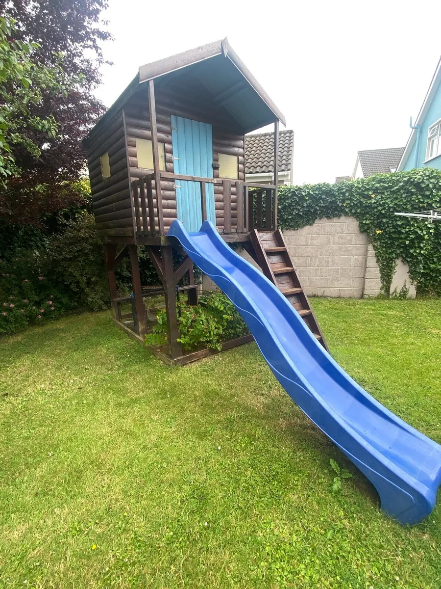 Children’s wooden playhouse - Image 1