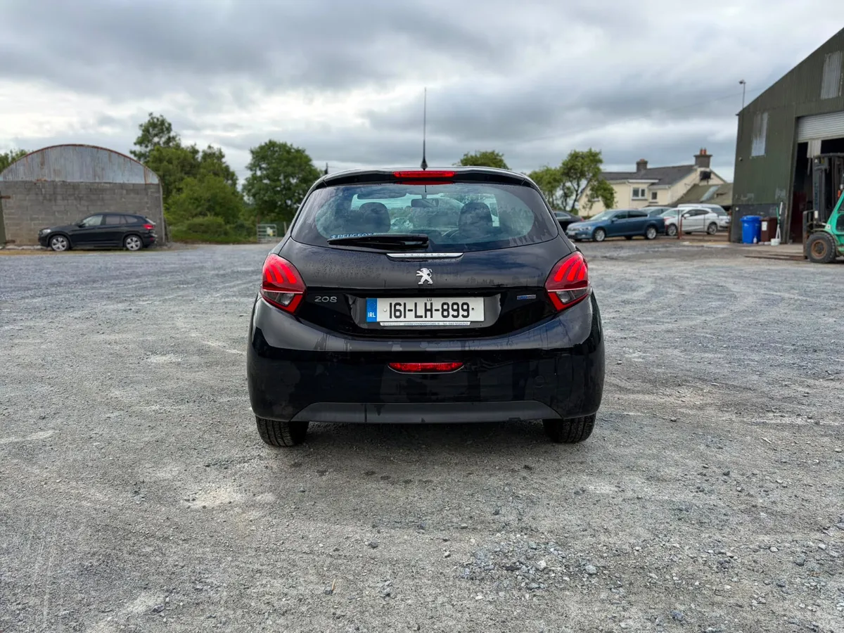 2016 Peugeot 208 1.L. petrol - Image 3