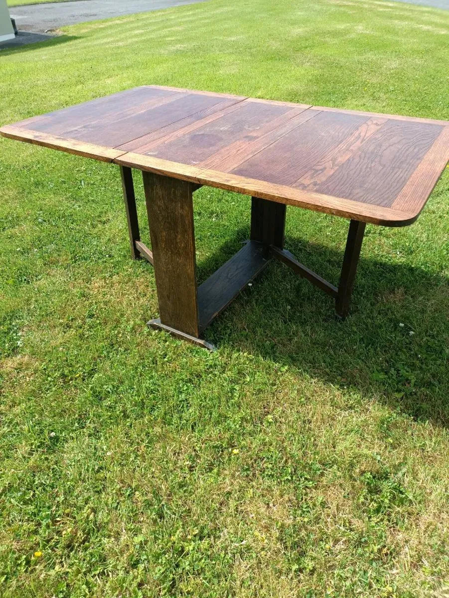 Antique hardwood Leaf table - Image 1
