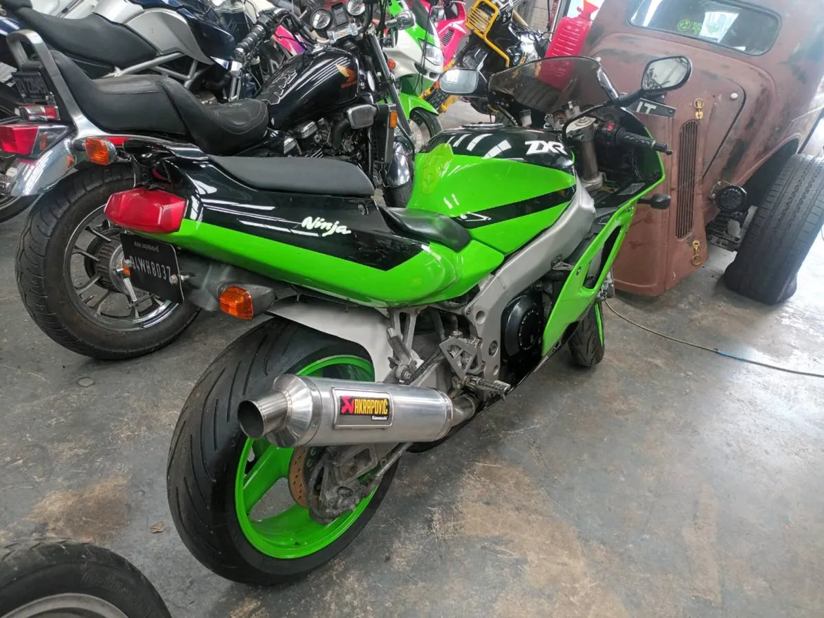 KAWASAKI ZXR 750 L 1994 NEW TYRES - Image 2