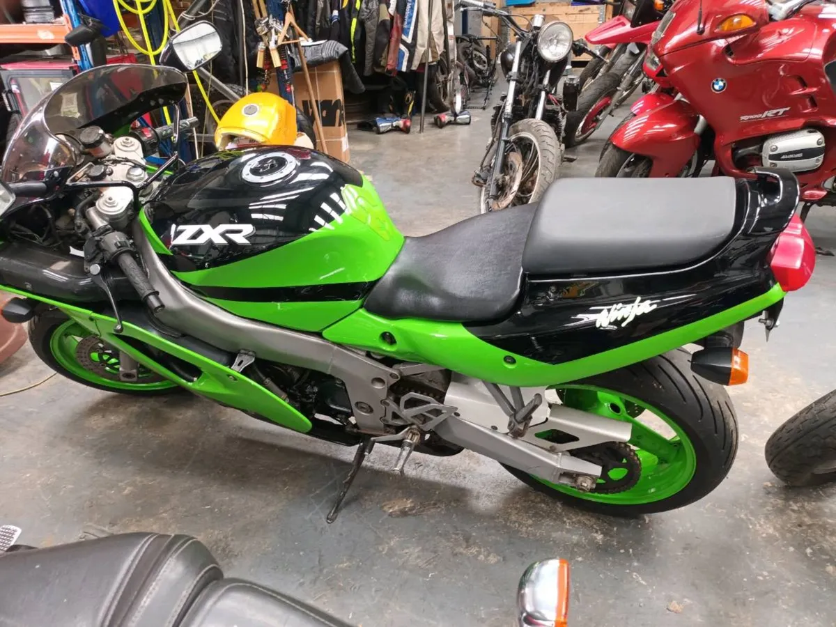 KAWASAKI ZXR 750 L 1994 NEW TYRES - Image 4