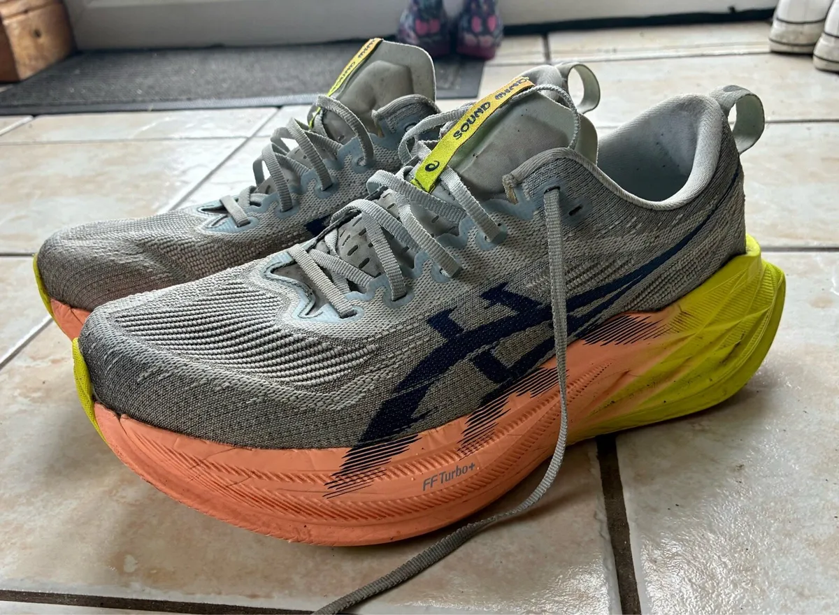 Mens Superblast 2 asics runners - Image 1