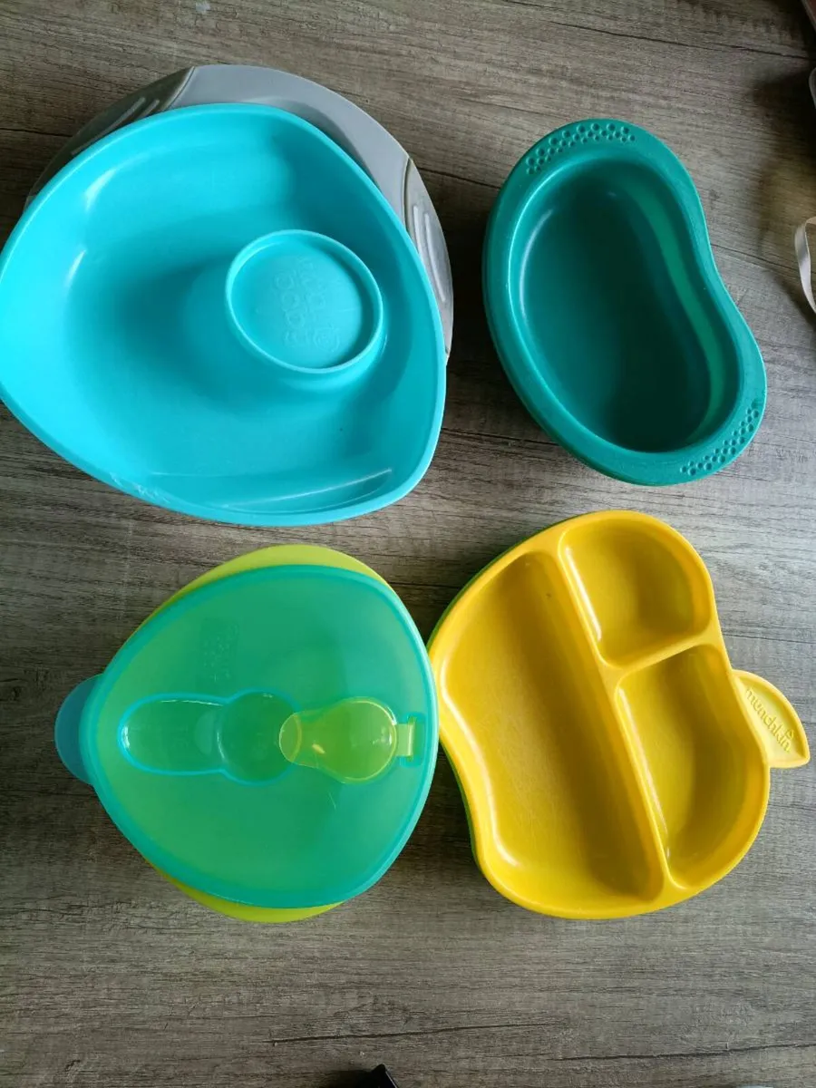 Baby weaning bibs and plates/bowls - Image 3
