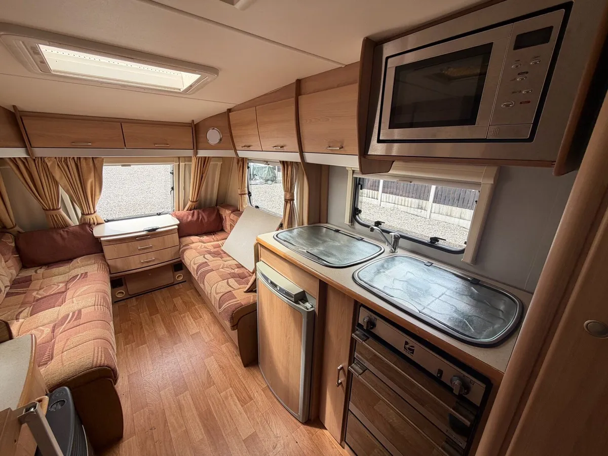 Elddis Avante club 556-pristine  6berth caravan - Image 2