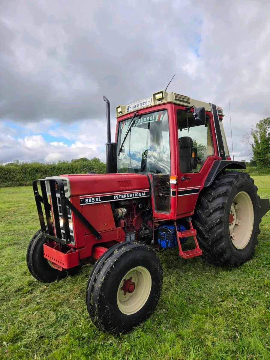 International 885 XL - Image 3