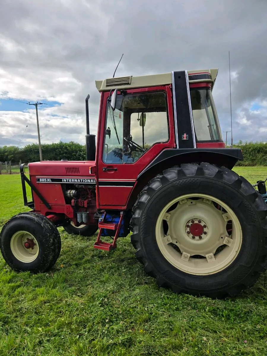 International 885 XL - Image 4